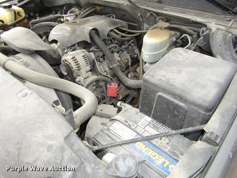 image for item DA3217 2001 Chevrolet Silverado 2500HD Ext. Cab pickup truck