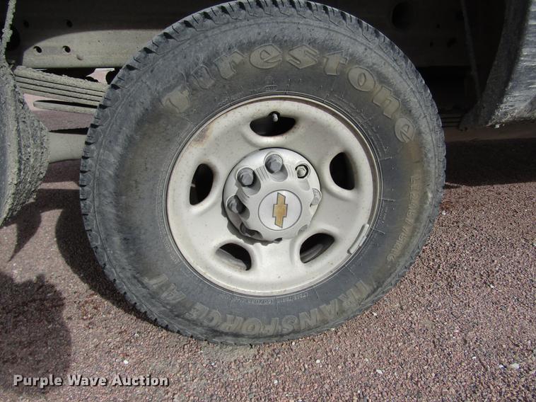 image for item DA3217 2001 Chevrolet Silverado 2500HD Ext. Cab pickup truck