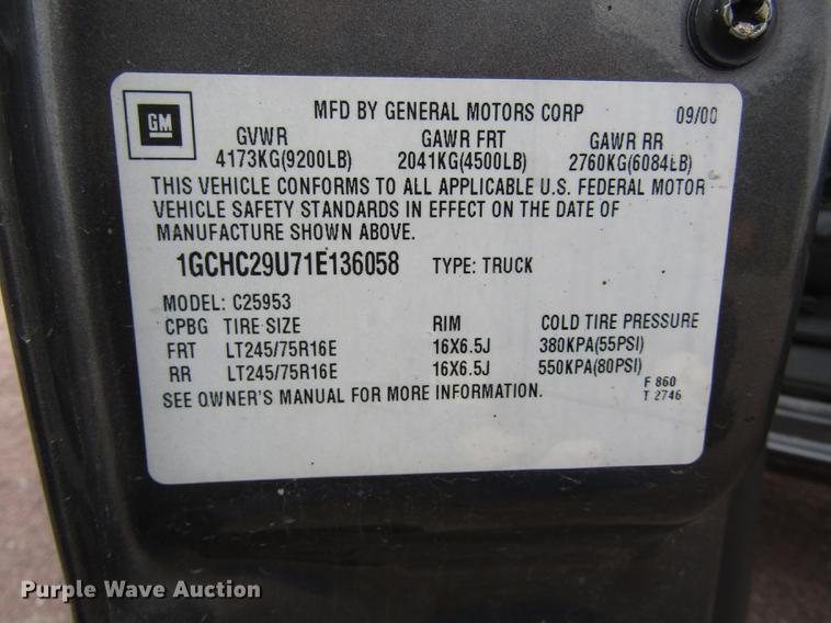 image for item DA3217 2001 Chevrolet Silverado 2500HD Ext. Cab pickup truck