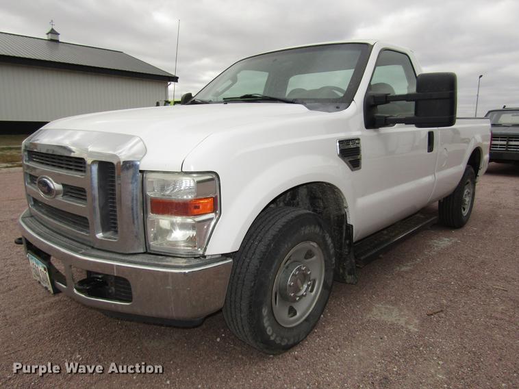 image for item DA3220 2010 Ford F250 Super Duty XL pickup truck