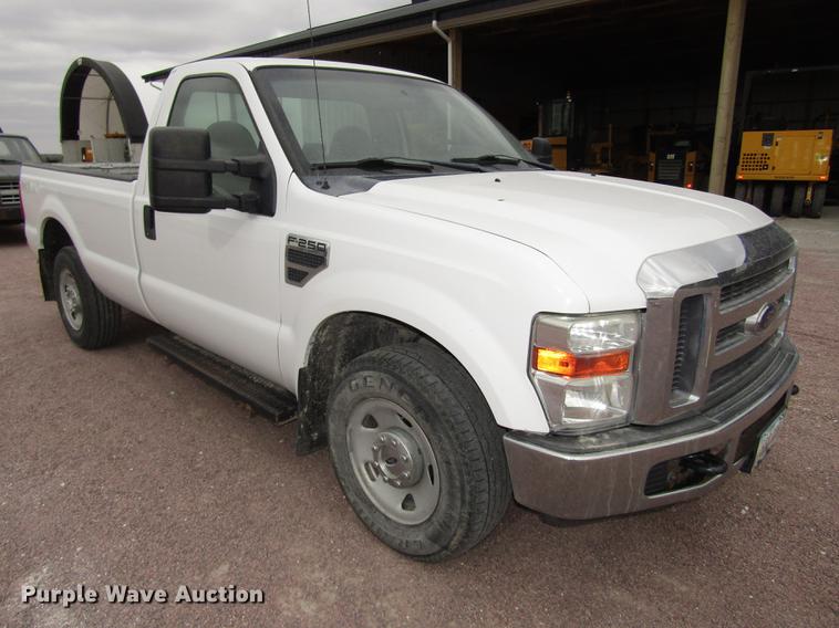 image for item DA3220 2010 Ford F250 Super Duty XL pickup truck