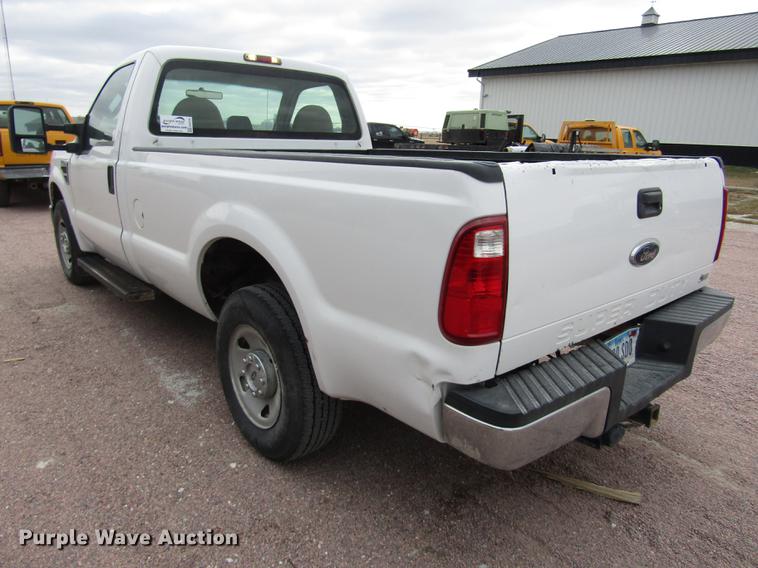 image for item DA3220 2010 Ford F250 Super Duty XL pickup truck