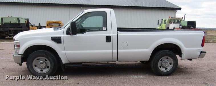 image for item DA3220 2010 Ford F250 Super Duty XL pickup truck