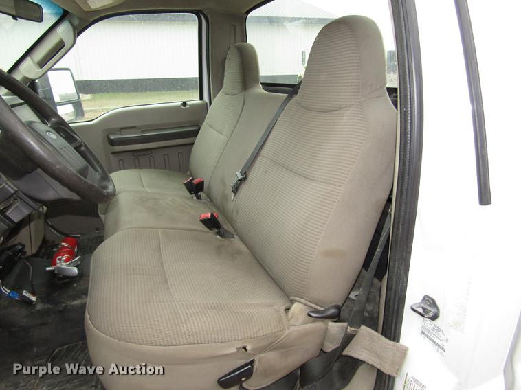 image for item DA3220 2010 Ford F250 Super Duty XL pickup truck