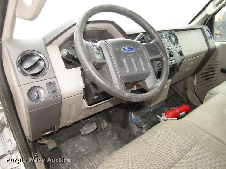 image for item DA3220 2010 Ford F250 Super Duty XL pickup truck