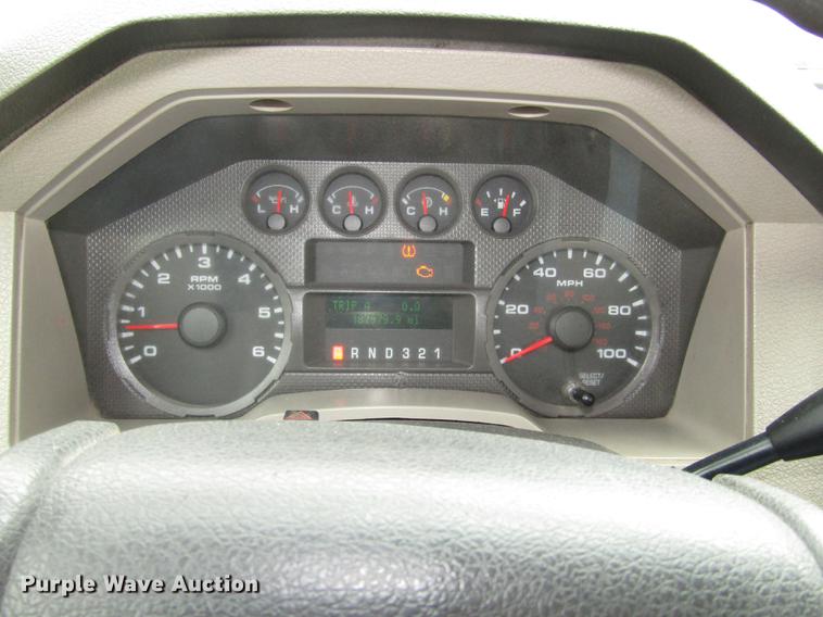 image for item DA3220 2010 Ford F250 Super Duty XL pickup truck