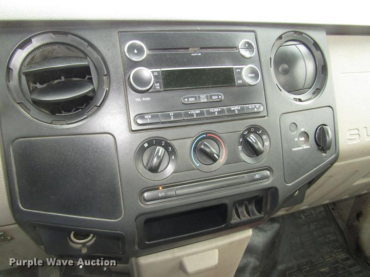 image for item DA3220 2010 Ford F250 Super Duty XL pickup truck
