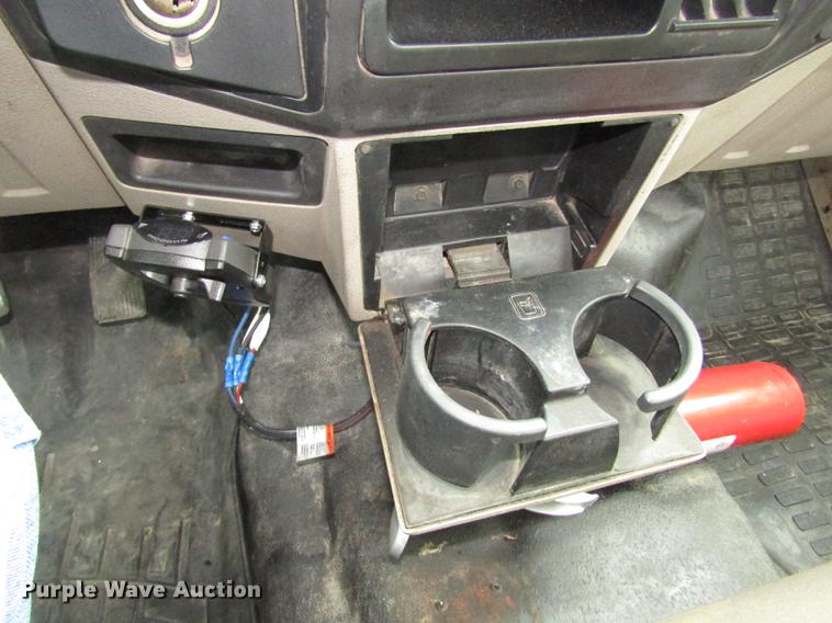 image for item DA3220 2010 Ford F250 Super Duty XL pickup truck