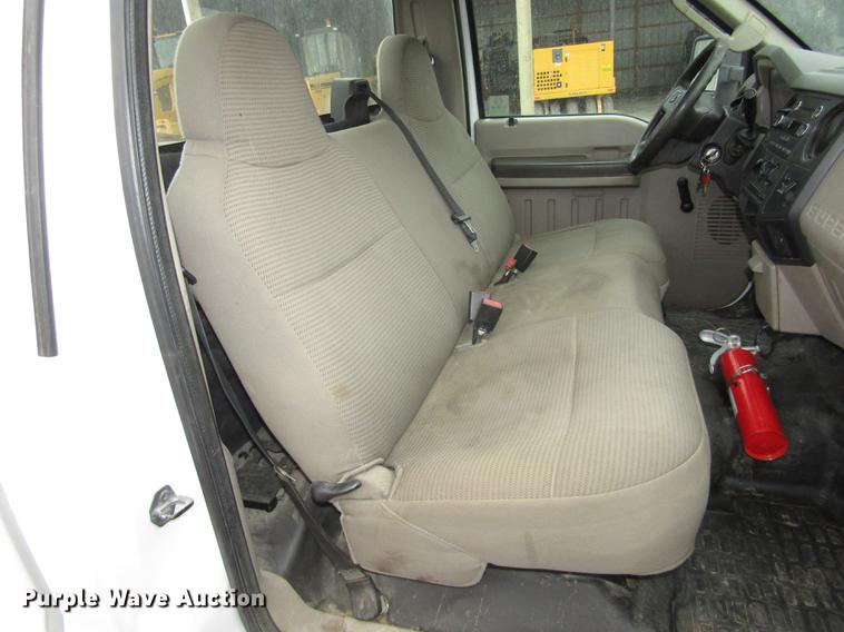 image for item DA3220 2010 Ford F250 Super Duty XL pickup truck