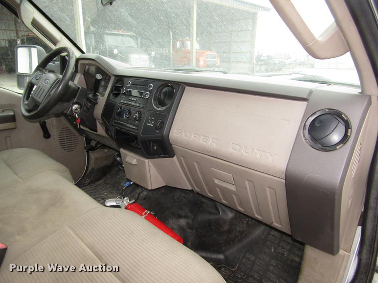 image for item DA3220 2010 Ford F250 Super Duty XL pickup truck