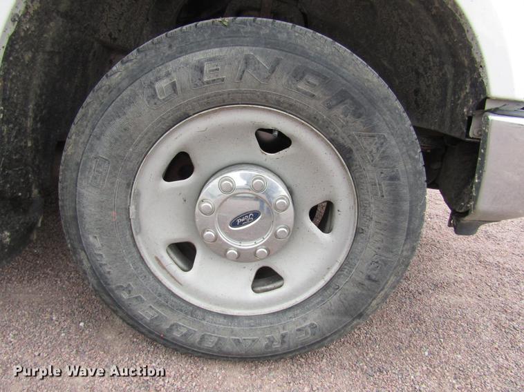 image for item DA3220 2010 Ford F250 Super Duty XL pickup truck