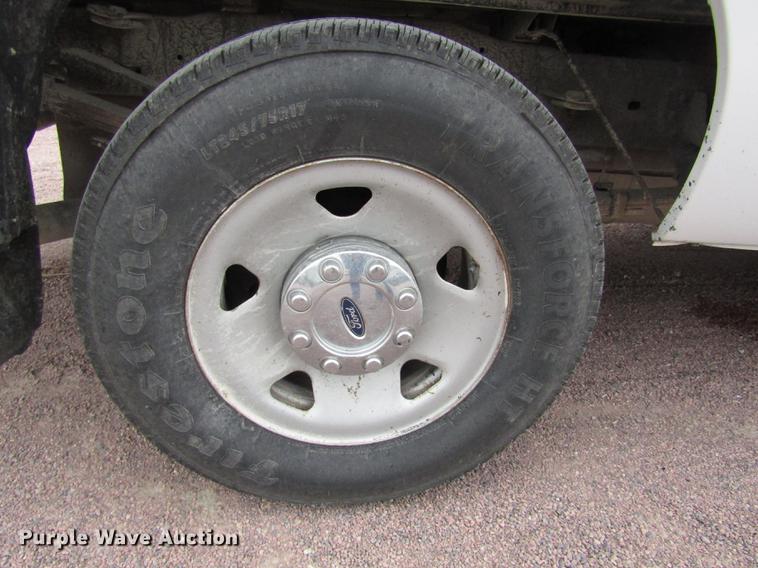 image for item DA3220 2010 Ford F250 Super Duty XL pickup truck