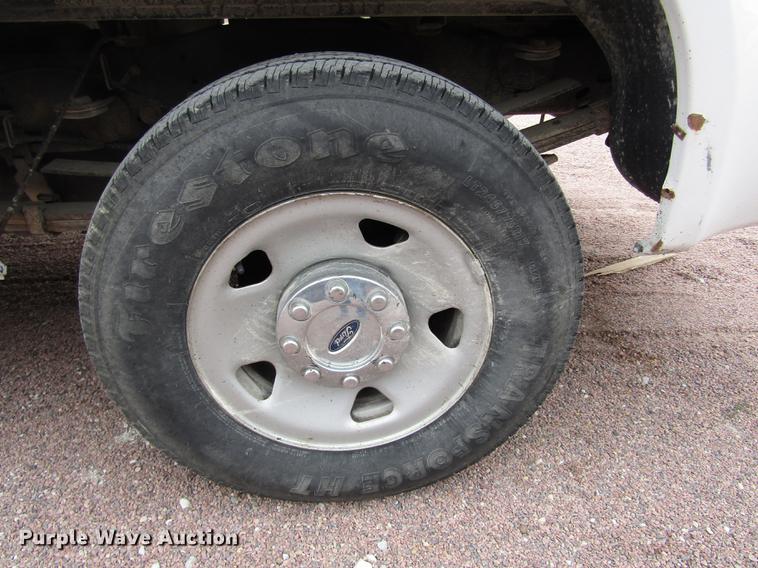 image for item DA3220 2010 Ford F250 Super Duty XL pickup truck