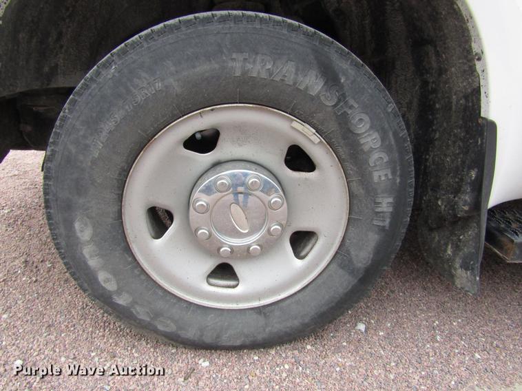 image for item DA3220 2010 Ford F250 Super Duty XL pickup truck