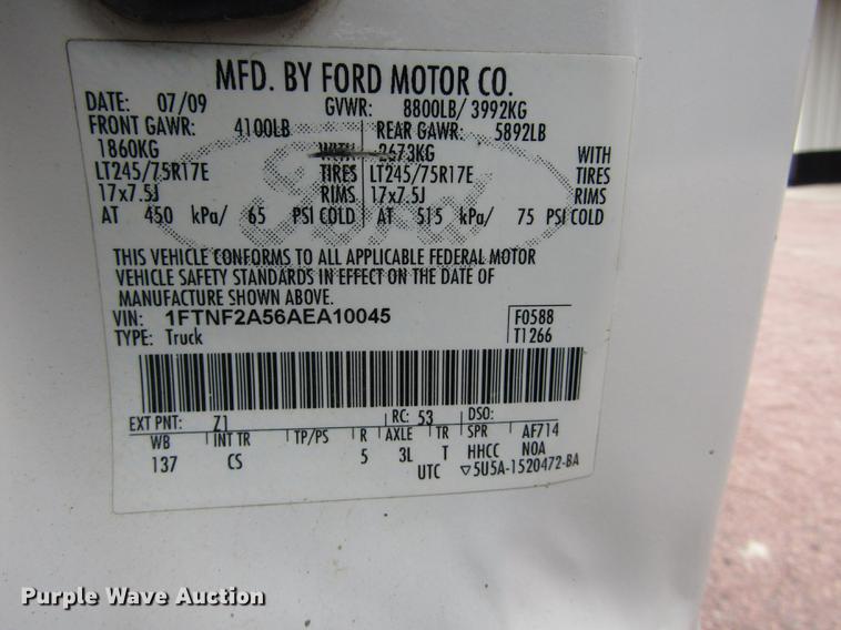 image for item DA3220 2010 Ford F250 Super Duty XL pickup truck