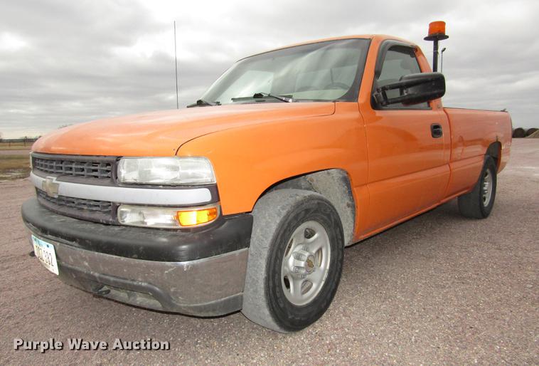 image for item DA3222 1999 Chevrolet Silverado 1500 pickup truck