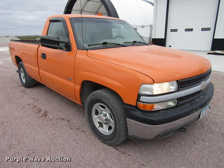image for item DA3222 1999 Chevrolet Silverado 1500 pickup truck