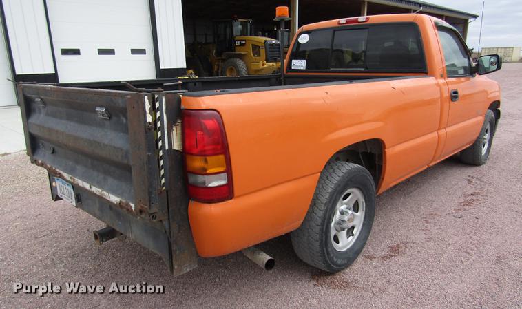 image for item DA3222 1999 Chevrolet Silverado 1500 pickup truck