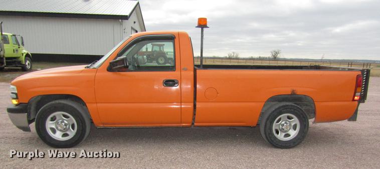 image for item DA3222 1999 Chevrolet Silverado 1500 pickup truck