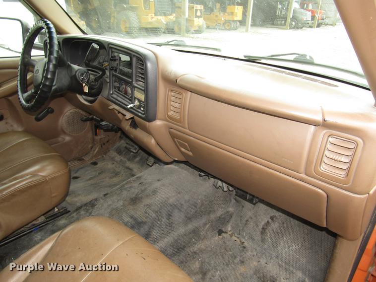 image for item DA3222 1999 Chevrolet Silverado 1500 pickup truck