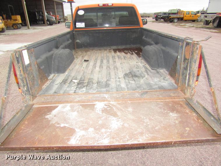 image for item DA3222 1999 Chevrolet Silverado 1500 pickup truck