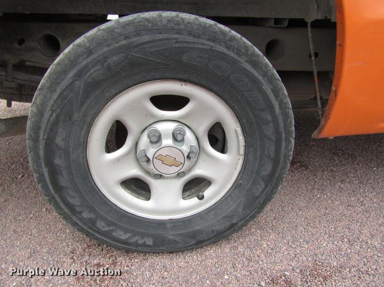 image for item DA3222 1999 Chevrolet Silverado 1500 pickup truck