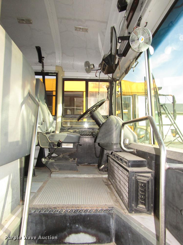 image for item DA3234 1996 Thomas Saf-T-Liner ER school bus