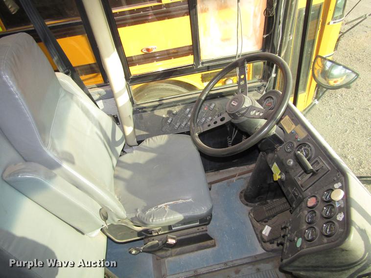 image for item DA3234 1996 Thomas Saf-T-Liner ER school bus