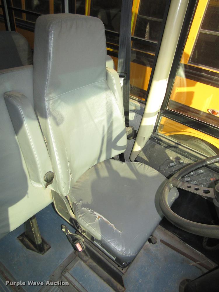 image for item DA3234 1996 Thomas Saf-T-Liner ER school bus