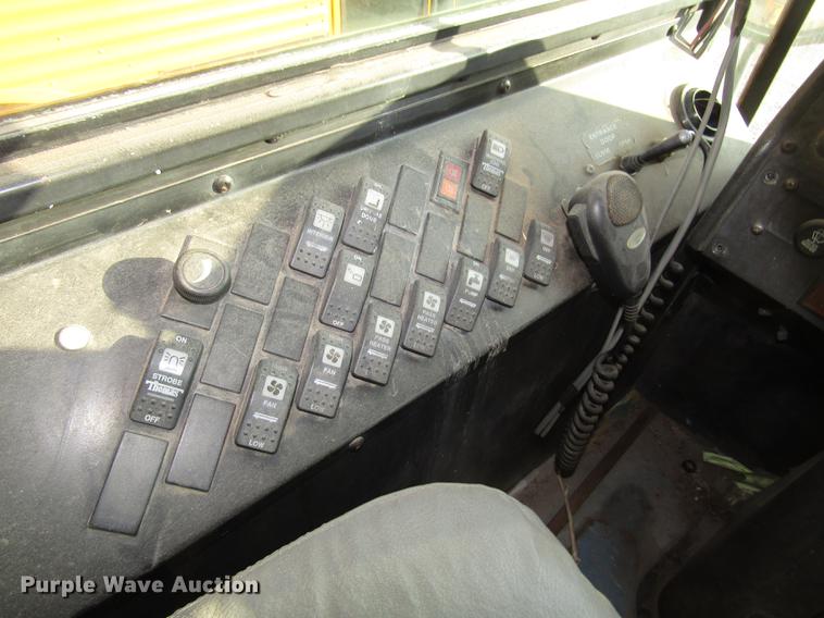 image for item DA3234 1996 Thomas Saf-T-Liner ER school bus