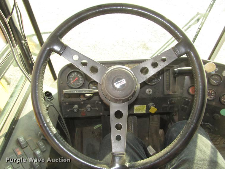 image for item DA3234 1996 Thomas Saf-T-Liner ER school bus