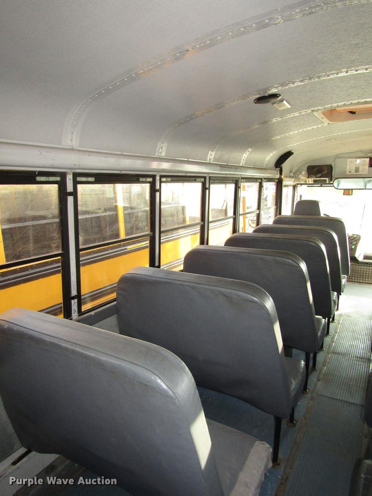 image for item DA3234 1996 Thomas Saf-T-Liner ER school bus