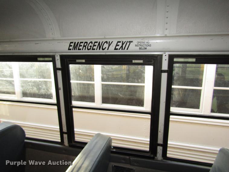 image for item DA3234 1996 Thomas Saf-T-Liner ER school bus