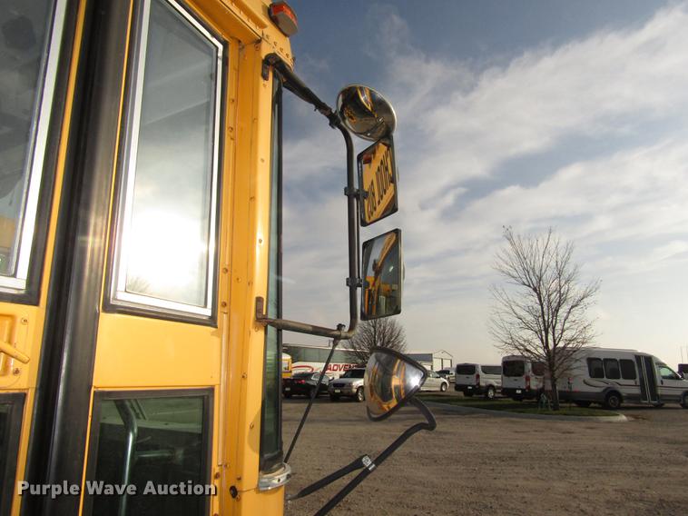 image for item DA3234 1996 Thomas Saf-T-Liner ER school bus