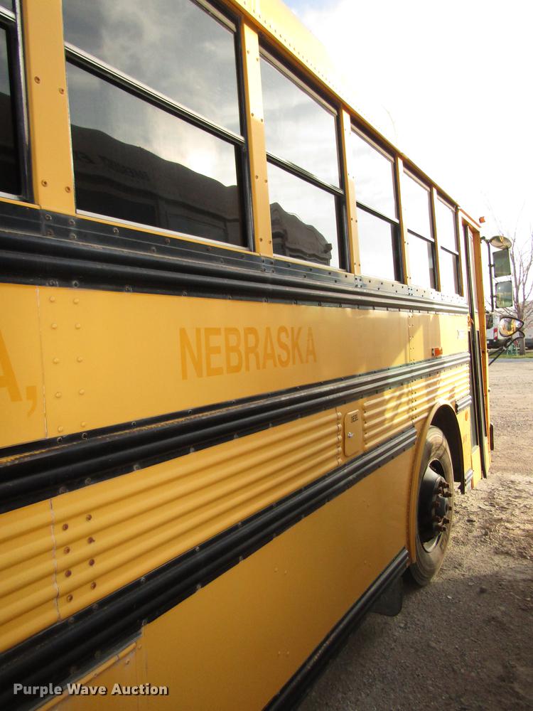 image for item DA3234 1996 Thomas Saf-T-Liner ER school bus