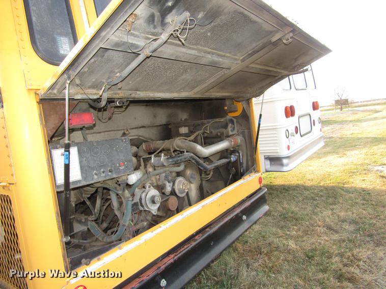 image for item DA3234 1996 Thomas Saf-T-Liner ER school bus