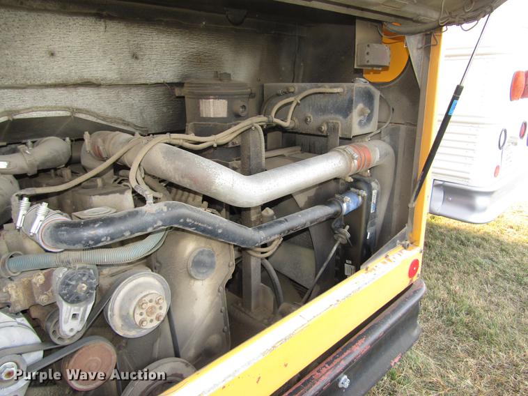 image for item DA3234 1996 Thomas Saf-T-Liner ER school bus