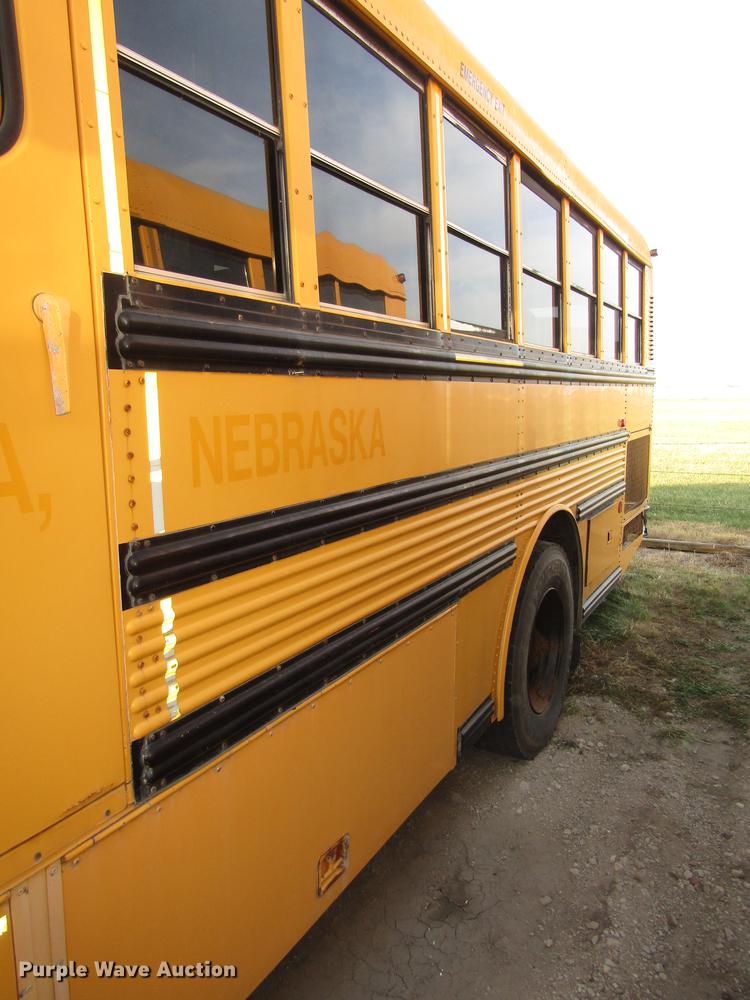 image for item DA3234 1996 Thomas Saf-T-Liner ER school bus