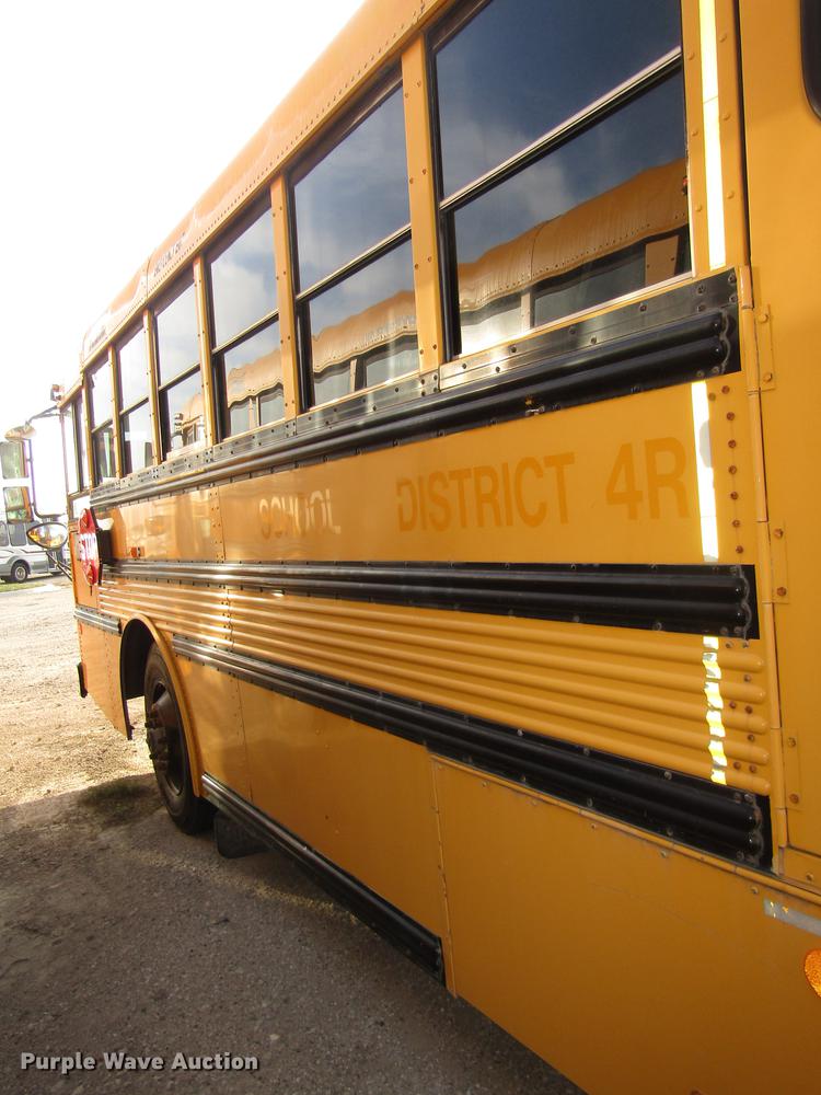 image for item DA3234 1996 Thomas Saf-T-Liner ER school bus