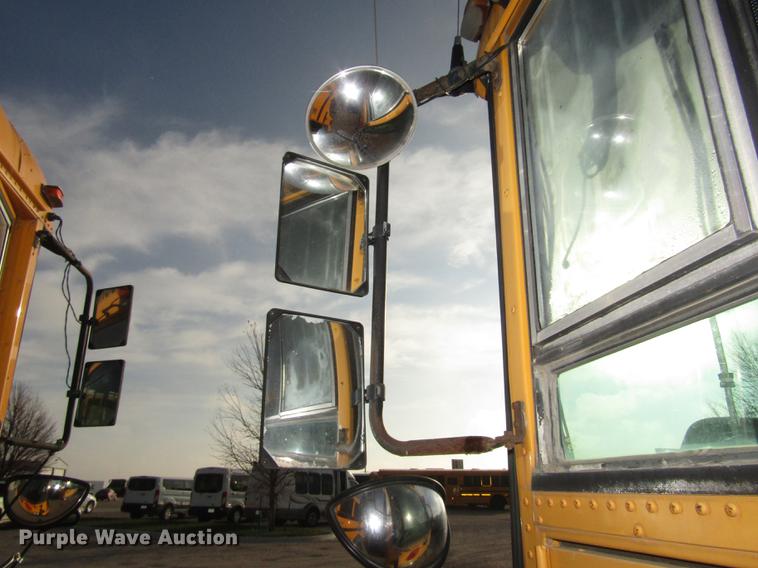 image for item DA3234 1996 Thomas Saf-T-Liner ER school bus