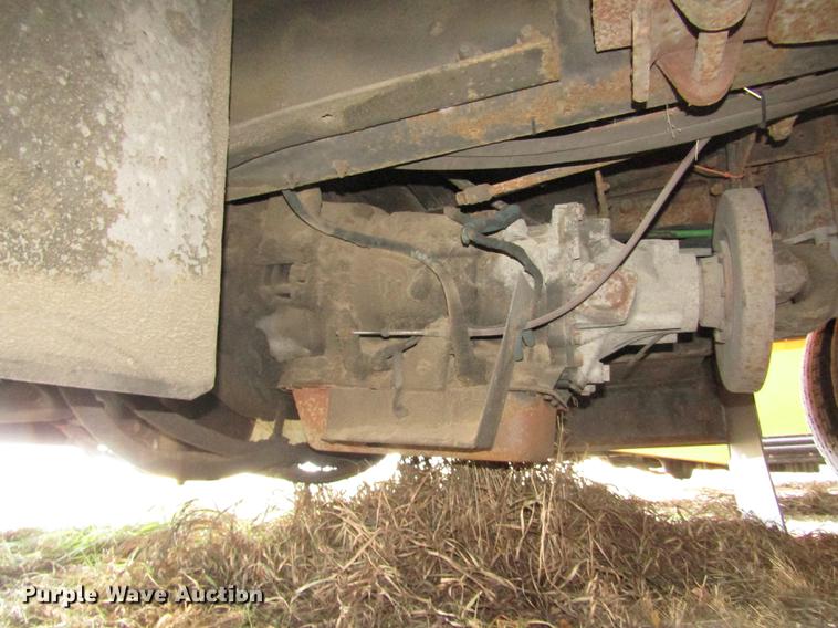 image for item DA3234 1996 Thomas Saf-T-Liner ER school bus