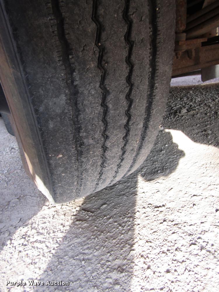 image for item DA3234 1996 Thomas Saf-T-Liner ER school bus