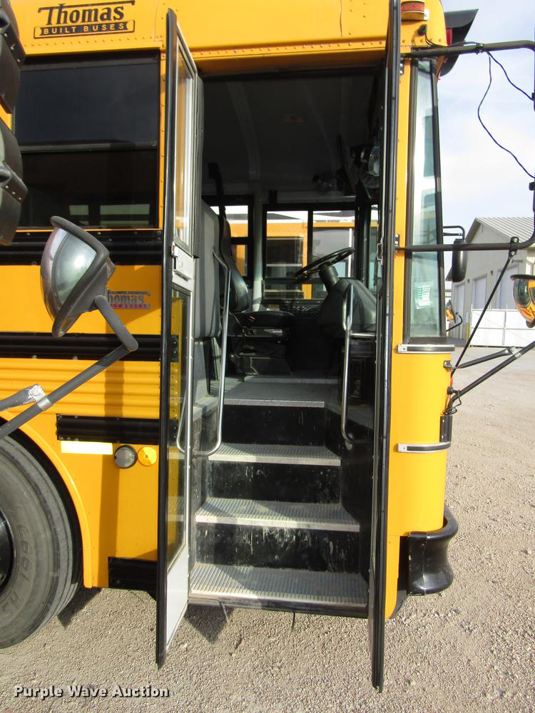 image for item DA3235 1999 Thomas Saf-T-Liner MVP ER school bus