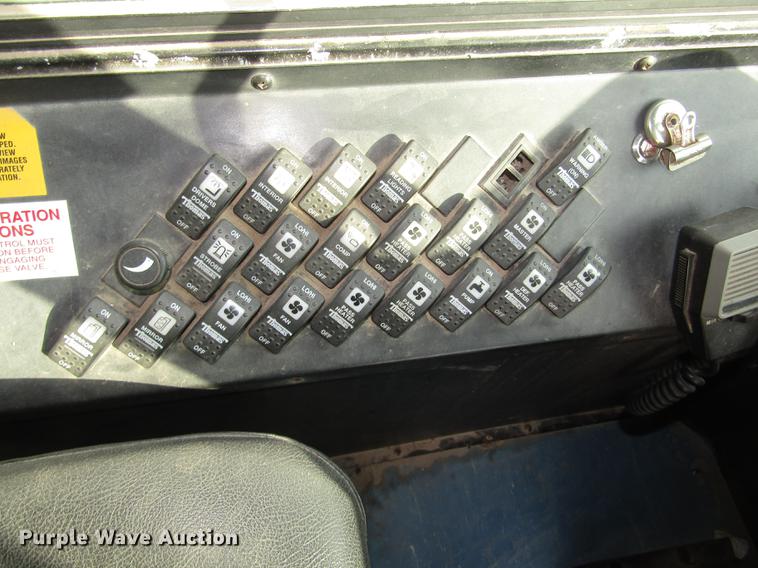 image for item DA3235 1999 Thomas Saf-T-Liner MVP ER school bus