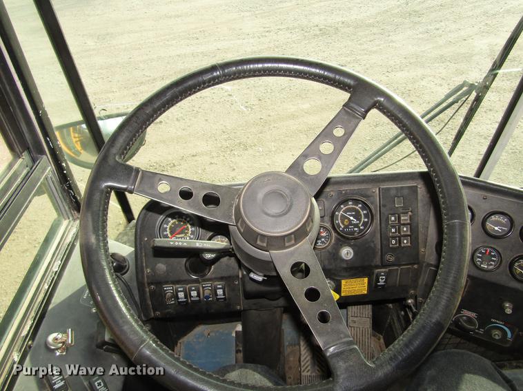 image for item DA3235 1999 Thomas Saf-T-Liner MVP ER school bus