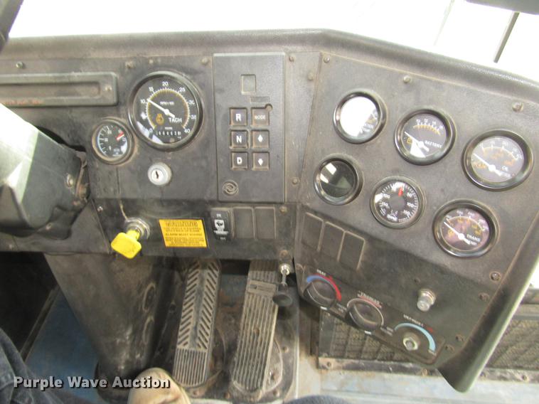 image for item DA3235 1999 Thomas Saf-T-Liner MVP ER school bus