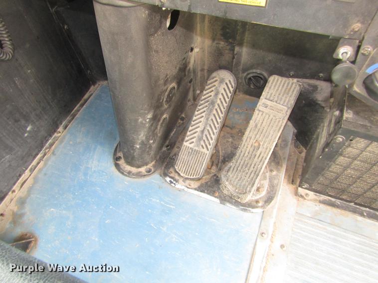 image for item DA3235 1999 Thomas Saf-T-Liner MVP ER school bus