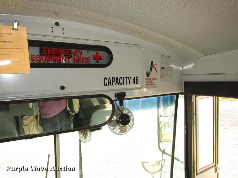 image for item DA3235 1999 Thomas Saf-T-Liner MVP ER school bus