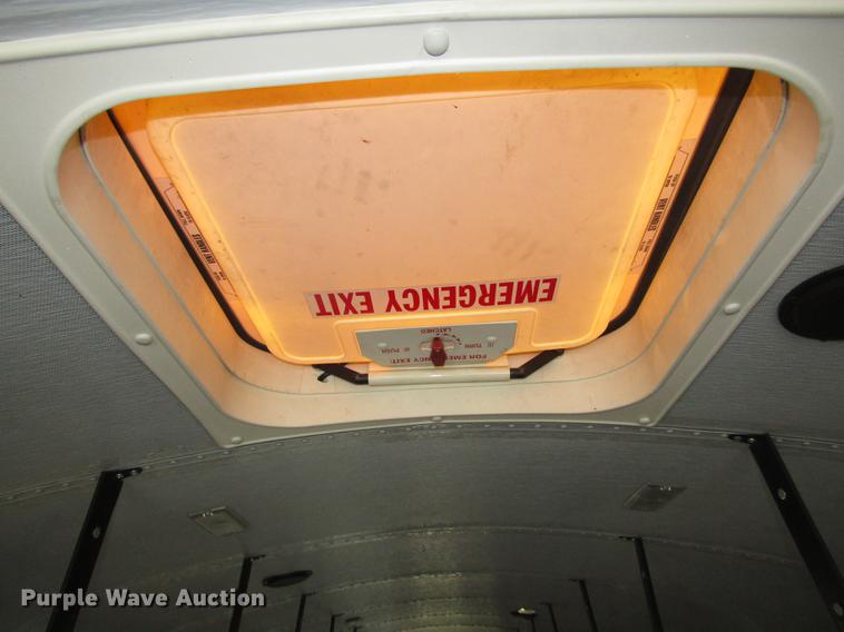 image for item DA3235 1999 Thomas Saf-T-Liner MVP ER school bus