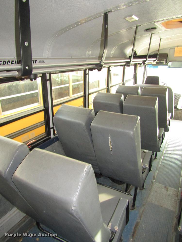 image for item DA3235 1999 Thomas Saf-T-Liner MVP ER school bus